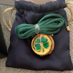Estée Lauder pleasures four leaf clover compact for solid perfume  nwt